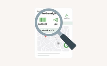 Mock-Up des Kontrollpunktescans in SequriX. Die Barcode- und NFC-Tag-Icons sind durch eine Lupe vergrößert.